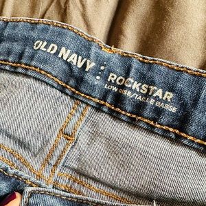 Old Navy Rockstar size 6 low rise skinny jeans